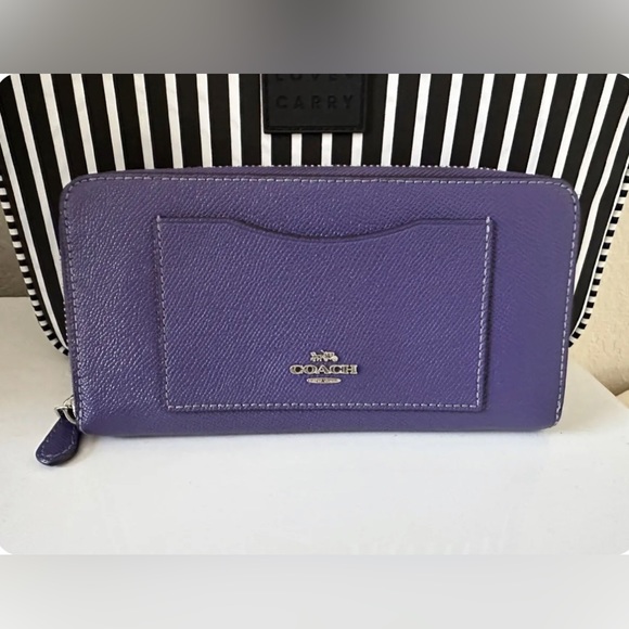 Coach Handbags - Coach Violet Accordion Zip Leather Wallet